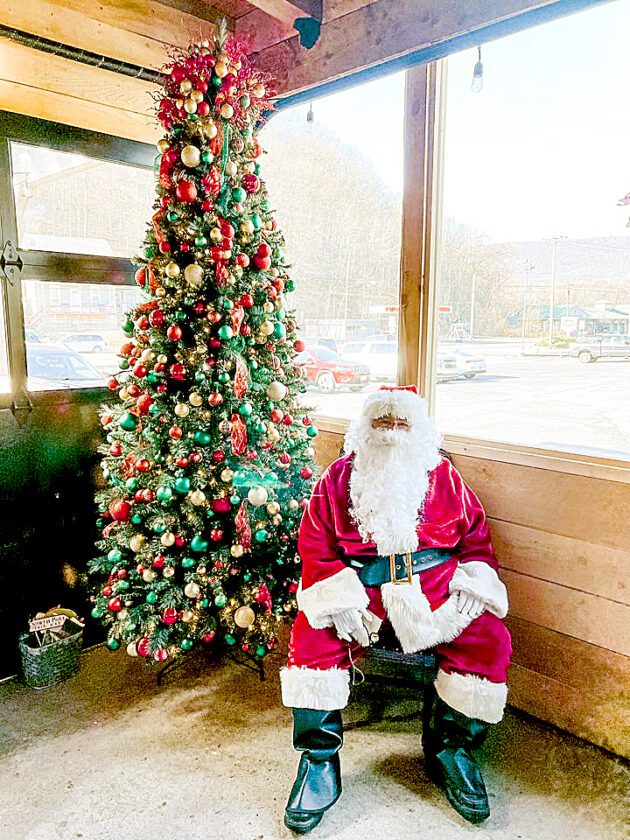 Holiday cheer highlights weekend News, Sports, Jobs The Sentinel